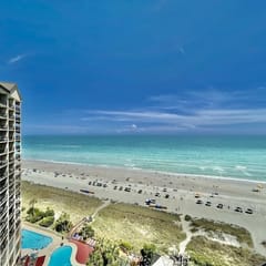 Tropical Resort, Beachfront Condo with amazing oceanfront views!! 1217