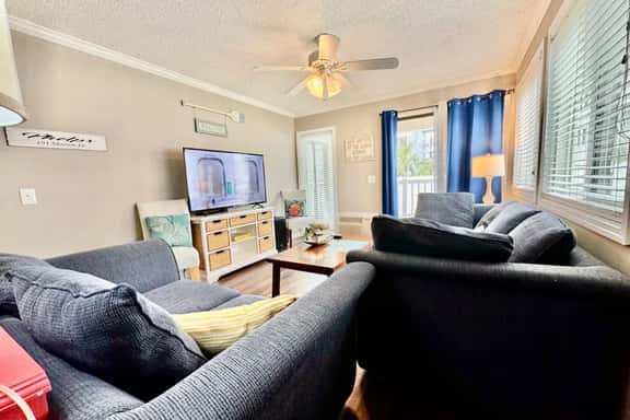 2br 2ba 1st floor pool 124 - Image 1