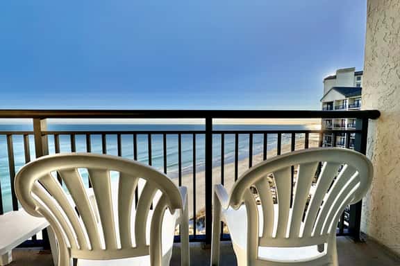 Tropical Resort 1BR 1407 - Image 1