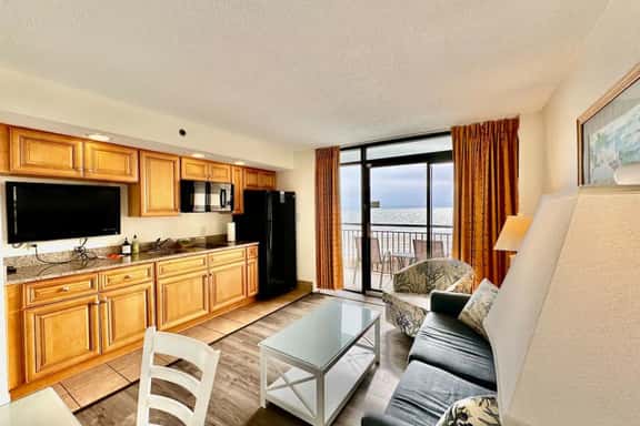 Tropical Resort 1BR 307 - Image 1