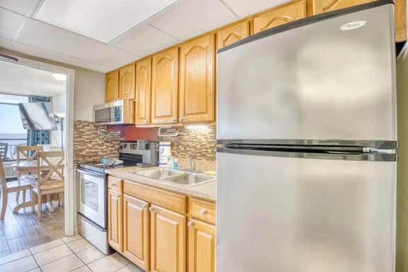 Oceanfront 1BR Sleeps 4-6 Myrtle Beach 421 - Image 2