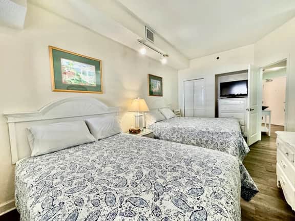 Tropical Resort 1BR 307 - Image 3